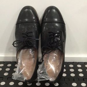 EUC. COACH “ Edith” Black Lace Up Oxford Shoes